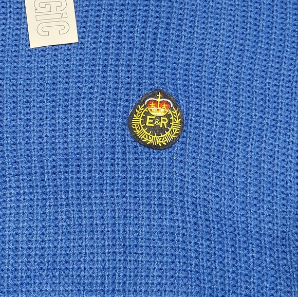 New Logic Blue Crew Neck Knit Sweater with Crest, Large, NWT - Picture 3 of 11